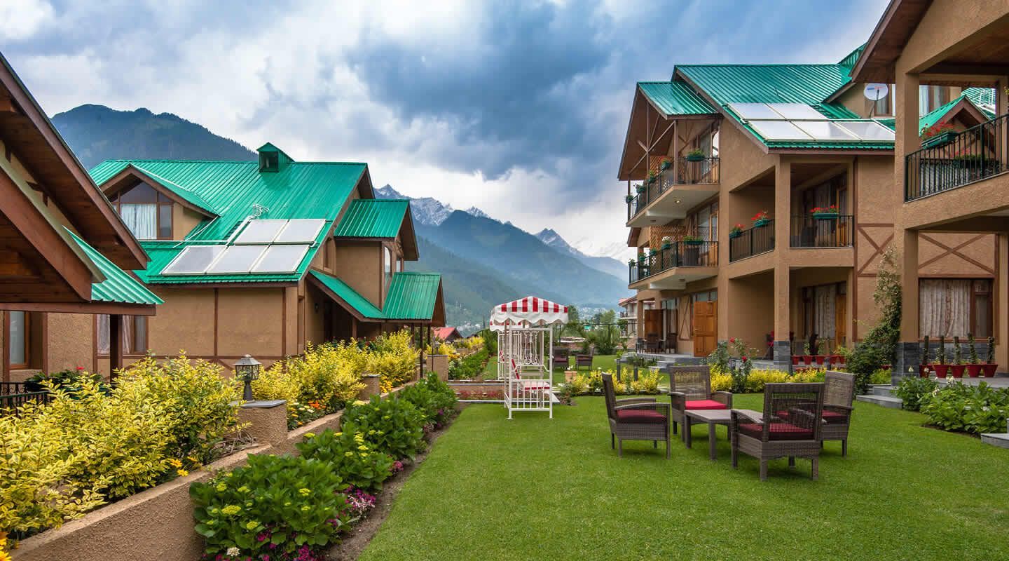 Description: For the final leg of your stay, this boutique resort offers a tranquil and secluded atmosphere. Each room features contemporary wood-paneled walls and a large private balcony overlooking lush apple orchards. The resort is famous for its intimate hospitality, meticulously maintained gardens, and an "open-air" feeling. It is highly rated for its curated "Honeymoon Specials," such as private garden breakfasts and candlelit dinners on the deck.