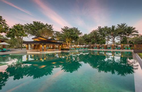 A luxury hotel located in the heart of Bangkok near shopping districts and city attractions.